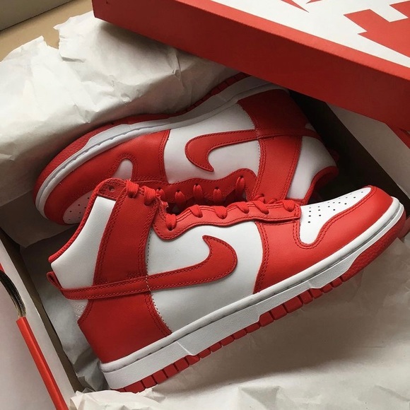 Nike dunk university red